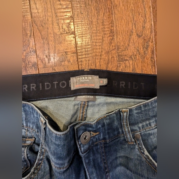 Crop Bombshell Skinny Premium Stretch High-Rise Jean, NWOT Size 18 - Picture 6 of 10